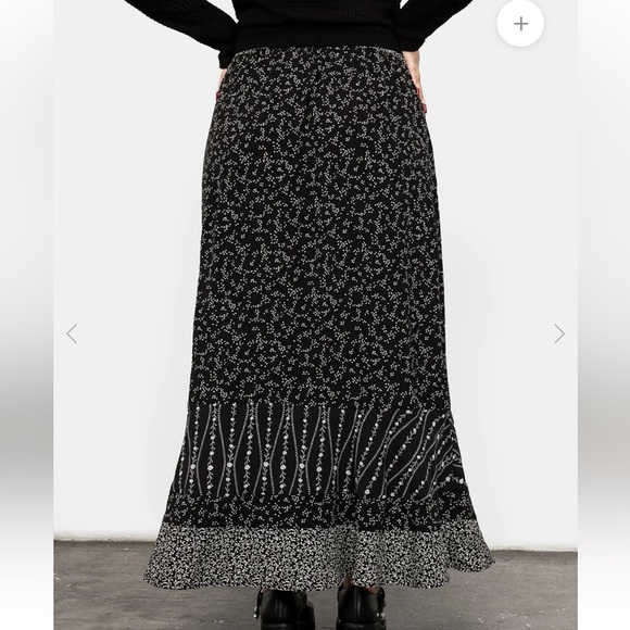 Disturbia nwot | sz 6 us | Prairie Panel Skirt. black/white floral skirt - Picture 8 of 12